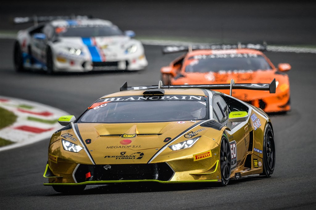 Dennis Lind på vej mod første sejr
(Foto: Lamborghini Squadra Corse )